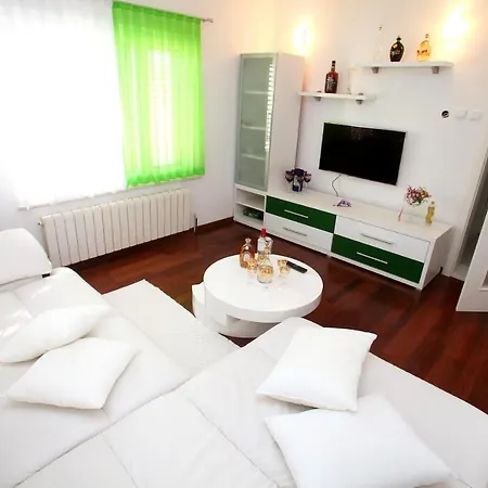 Apartments Nakir Slatine Room photo