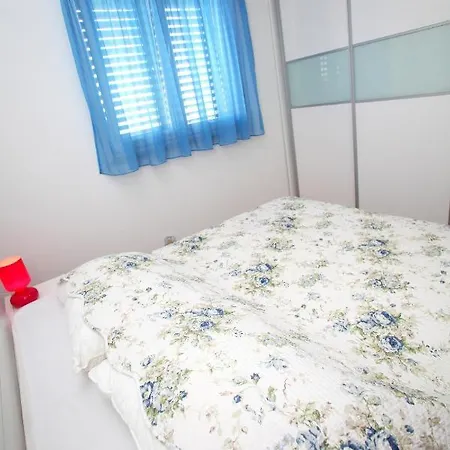 Apartments Nakir Slatine Room photo