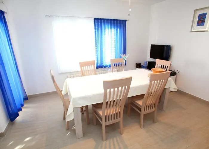 Apartments Nakir