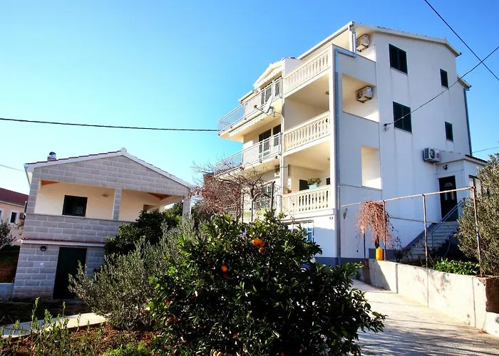 Apartments Nakir